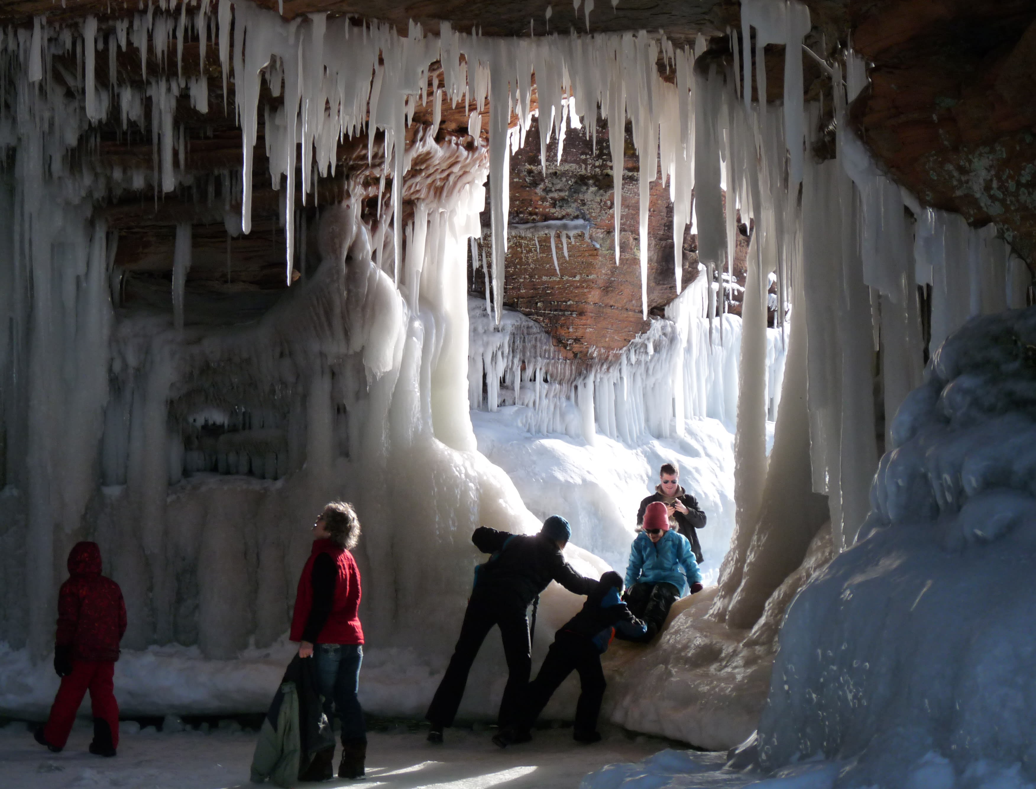 Apostle Islands Ice Caves: When Lake Superior Freezes, the Cliffs Come Alive